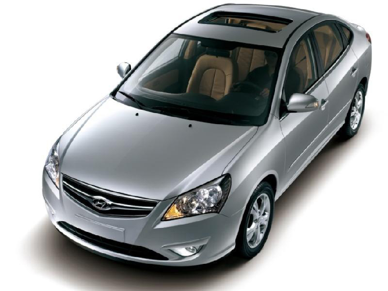 租車雨天駕車應(yīng)注意的事項